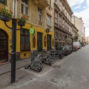  Apartment Kazinczy 10 With 3 Bedrooms Hungary